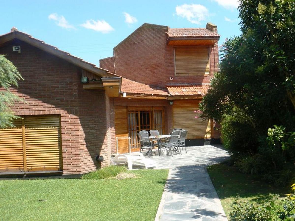 Дом с 3 спальнями в Мар-дель-Плата, Аргентина № 67686