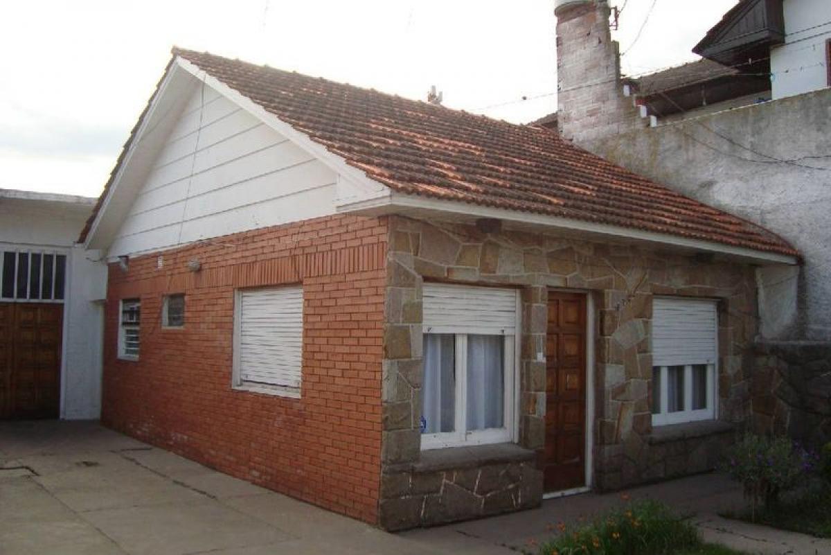 2 bedrooms House in Mar del Plata, Argentina No. 81831