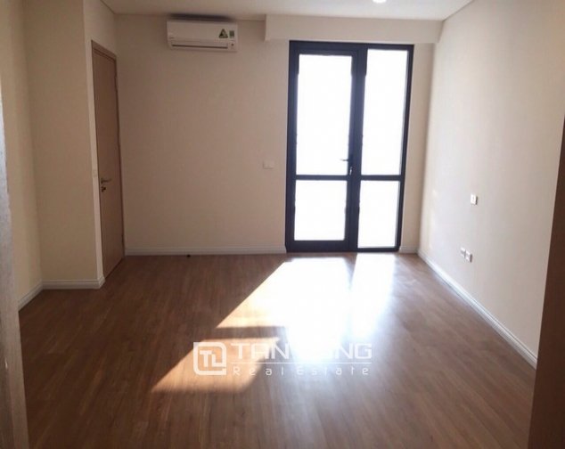 Apartamento de 3 dormitorios en Long Bien, Vietnam No. 2197