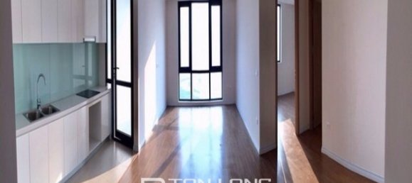 Apartamento de 3 dormitorios en Long Bien, Vietnam No. 2197 2