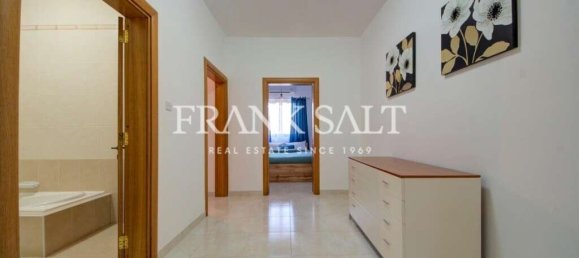 3 bedrooms Maisonette in Swieqi, Malta No. 6891 17