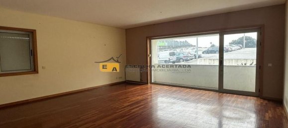 Apartamento de 4 dormitorios en Sao Mamede de Infesta, Portugal No. 44703 8