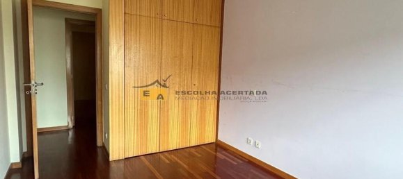 4 Schlafzimmer Wohnung in Sao Mamede de Infesta, Portugal, Nr. 44703 3