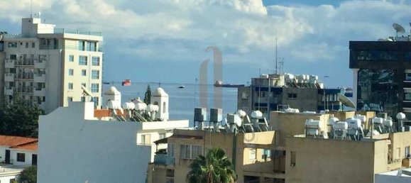 3 bedrooms Apartment in Limassol, Cyprus No. 14905 3