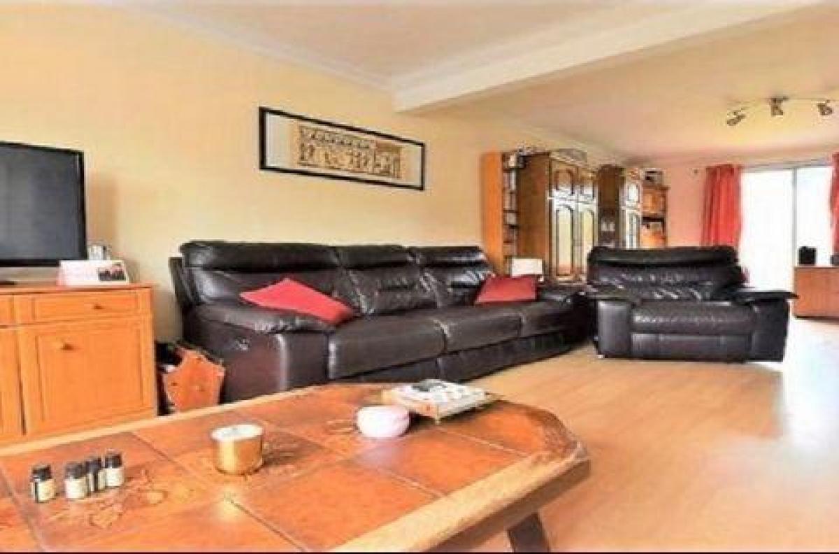 3 bedrooms Villa in London, United Kingdom No. 579