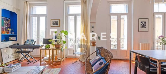 Apartamento de 2 dormitorios en Marseille, France No. 296168 3
