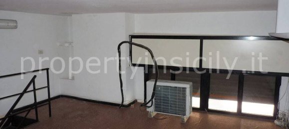 مرآب في Syracuse, Italy 32متر مربع رقم 244168 11