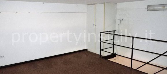 مرآب في Syracuse, Italy 32متر مربع رقم 244168 12