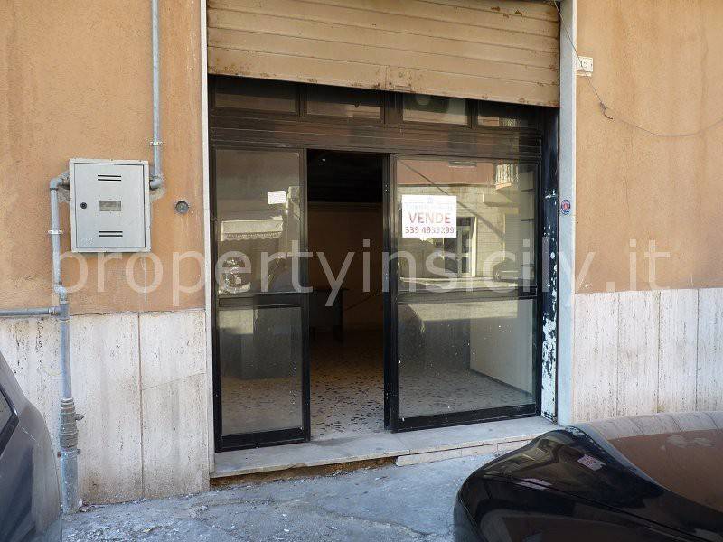  مرآب في Syracuse, Italy 32متر مربع رقم 244168