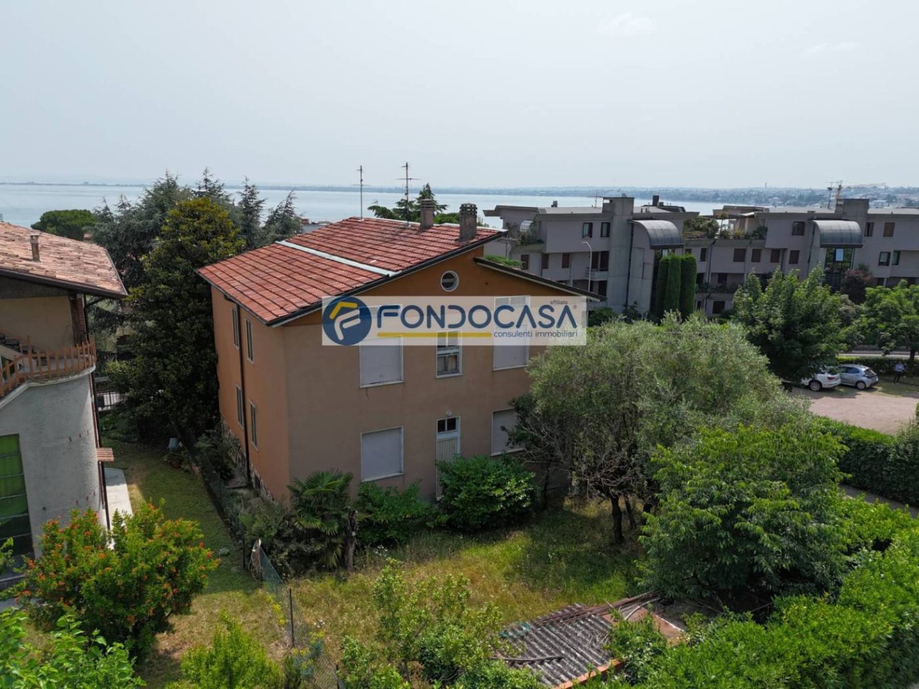 6 bedrooms Villa in Desenzano del Garda, Italy No. 391475