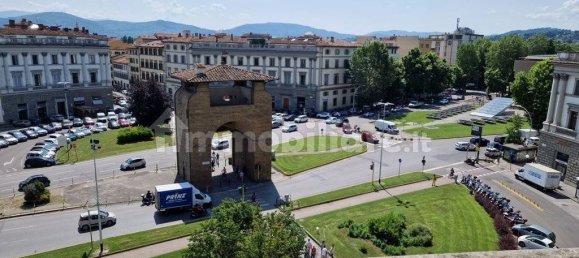 3 Schlafzimmer Penthouse in Florence, Italy, Nr. 38426 12