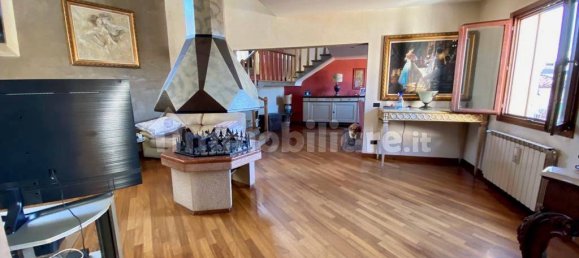 3 Schlafzimmer Penthouse in Florence, Italy, Nr. 38426 4