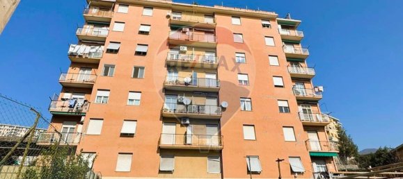 2 Schlafzimmer Wohnung in Genoa, Italy, Nr. 106046 2