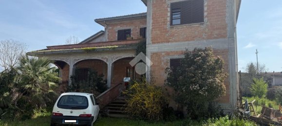 8 rooms House in Sora, Italy No. 14959 2