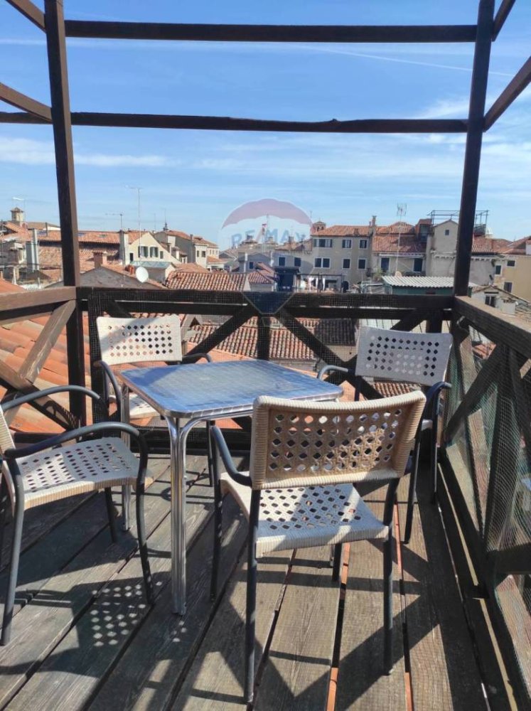 2 bedrooms Apartment in Venice, Italy No. 170700