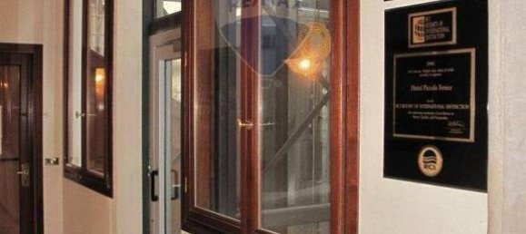 2 bedrooms Apartment in Venice, Italy No. 170700 6