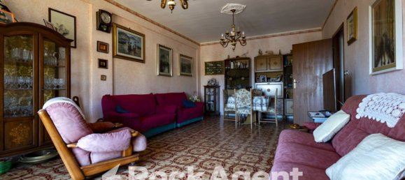 3 bedrooms Apartment in Catanzaro, Italy No. 291280 7