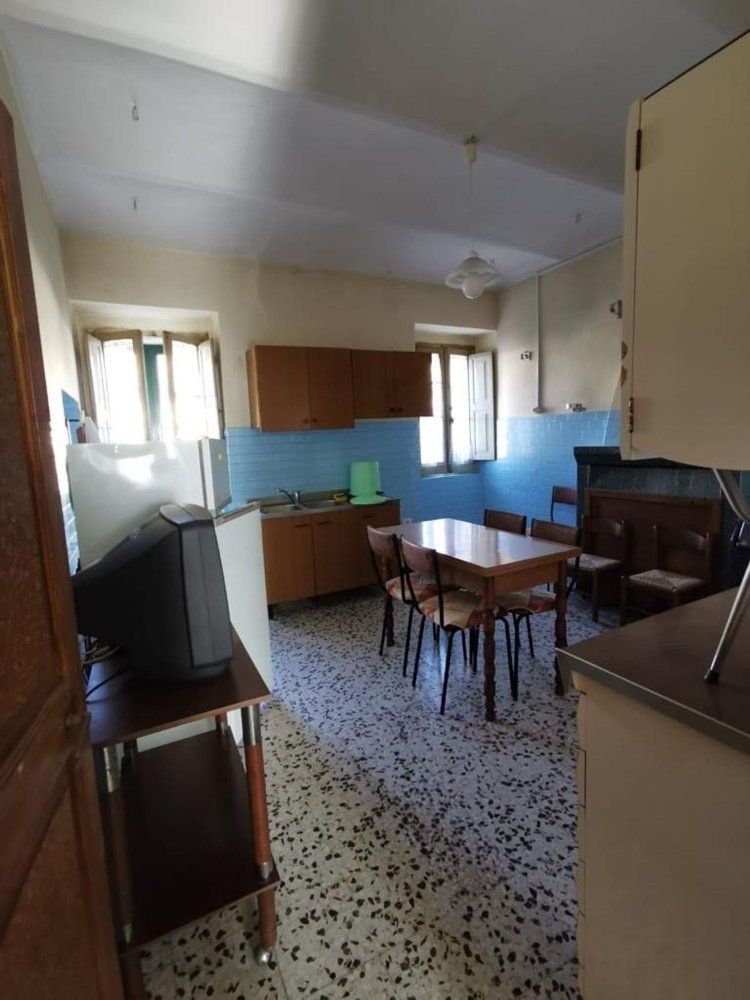 6 bedrooms House in Sant'Angelo del Pesco, Italy No. 346576