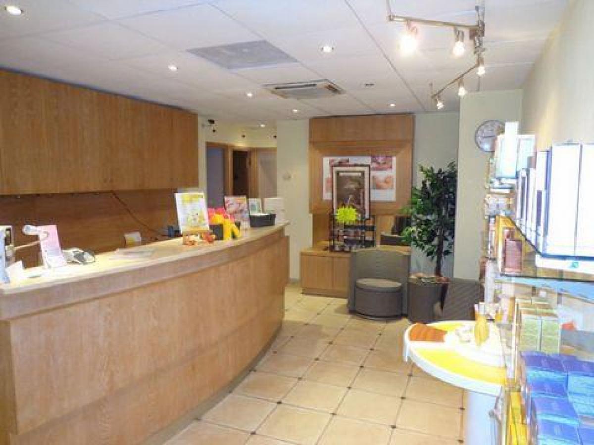 160m² Factory in Cannes, France No. 18281