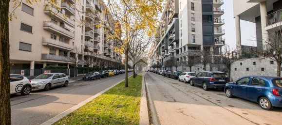 2 bedrooms Apartment in Milan, Italy No. 329578 3