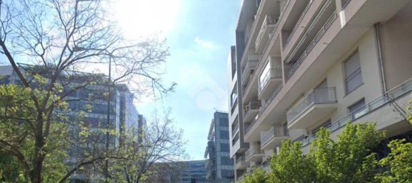 2 bedrooms Apartment in Milan, Italy No. 329578 2