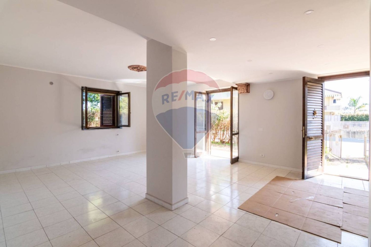 Квартира с 2 спальнями в Маскали, Италия № 221434