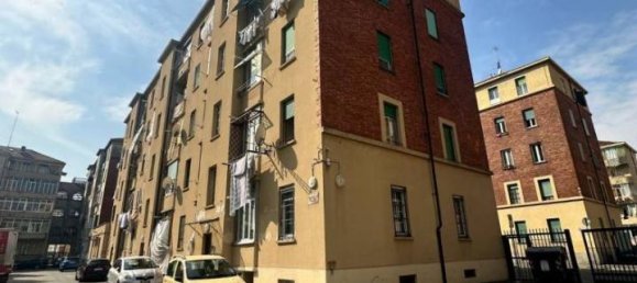 3 rooms Apartment in Turin, Italy No. 36116 6