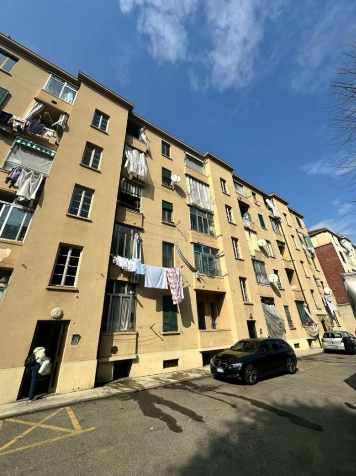 3 rooms Apartment in Turin, Italy No. 36116