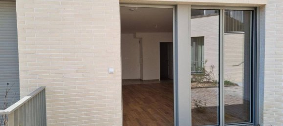 Studio in Sceaux, France No. 333931 3