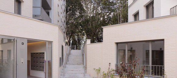 Studio in Sceaux, France No. 333931 2