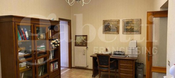 5 rooms House in Oristano, Italy No. 37787 11
