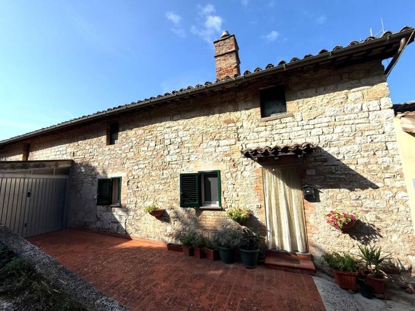 4 bedrooms Apartment in Gubbio, Italy No. 314244