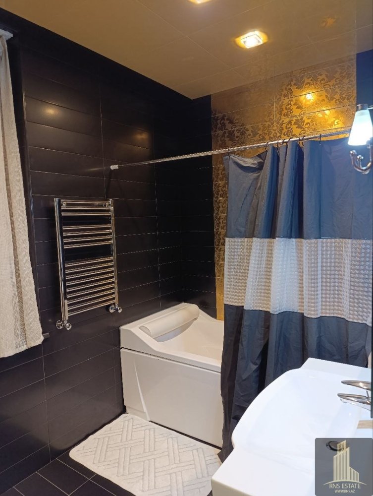 4 Schlafzimmer Wohnung in Nasimi, Azerbaijan, Nr. 1572