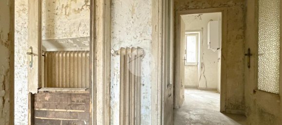 4 bedrooms Villa in Monte Compatri, Italy No. 44717 21