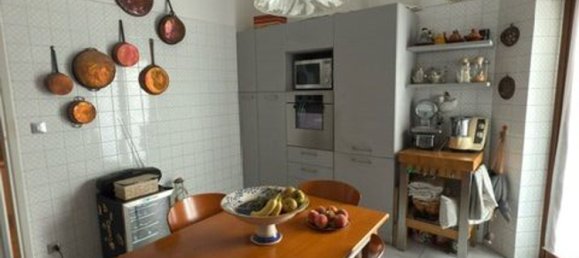 5 bedrooms Apartment in Turin, Italy No. 316701 9