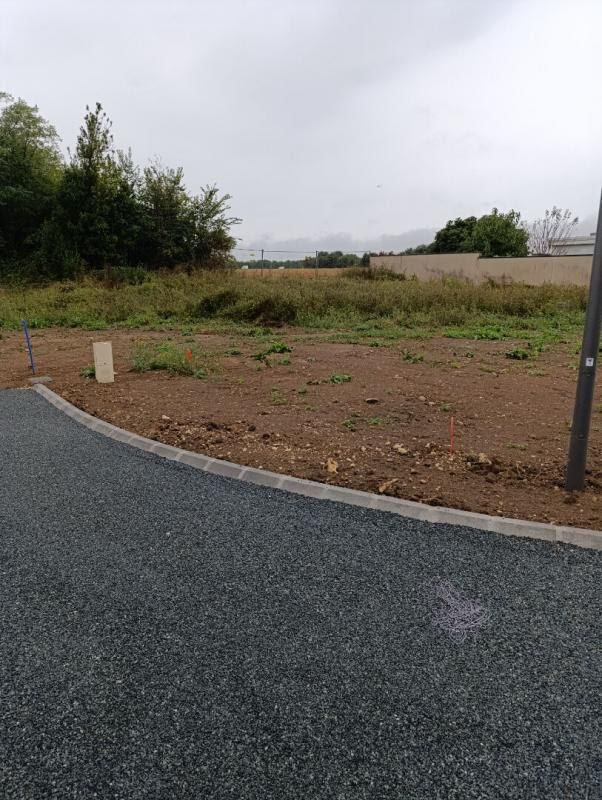 360m² Land in Saint-Just-Luzac, France No. 96367