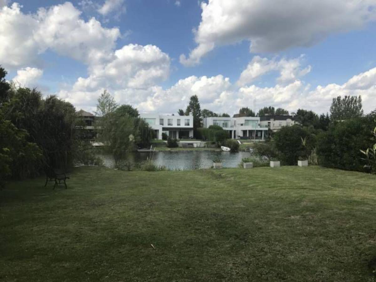 Terreno en Tigre, Argentina No. 33351