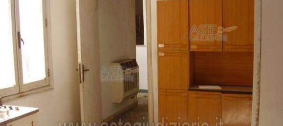 7 rooms House in Sant'Egidio alla Vibrata, Italy No. 269947 47