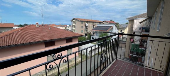 2 bedrooms Apartment in Cameri, Italy No. 288735 10