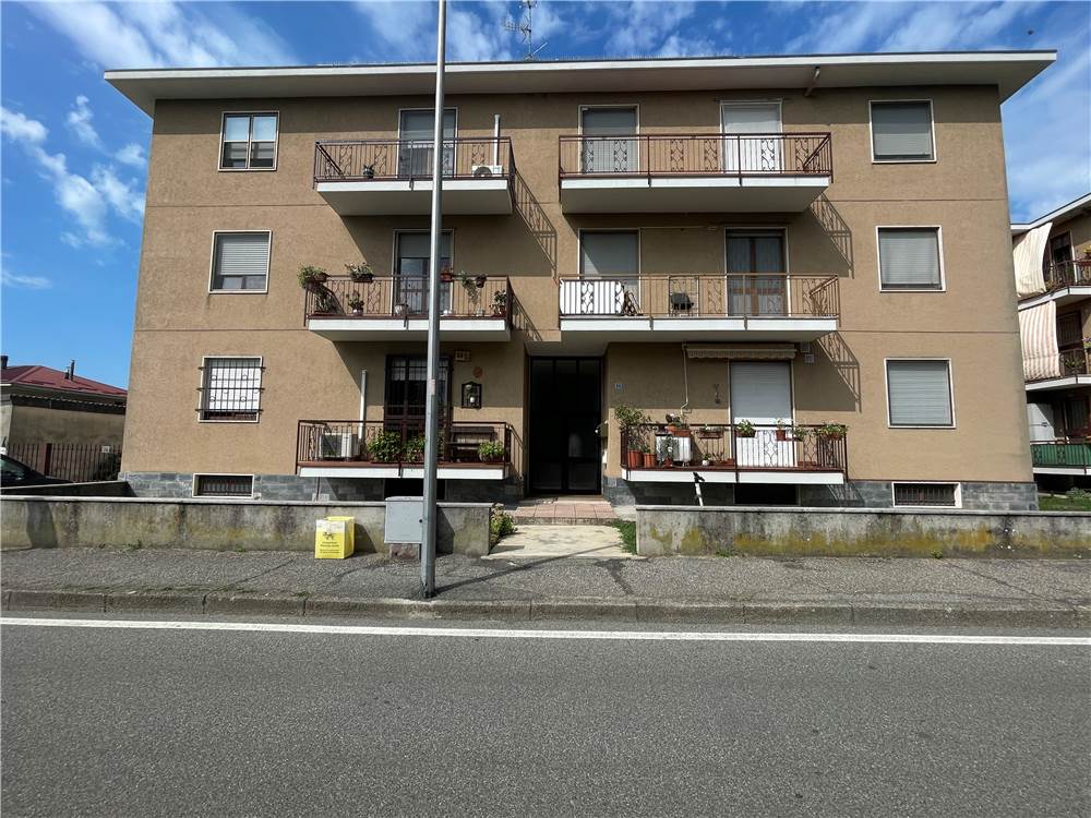 2 bedrooms Apartment in Cameri, Italy No. 288735