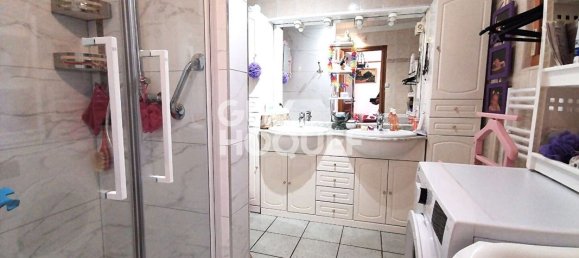 3 bedrooms House in Capinghem, France No. 51537 5