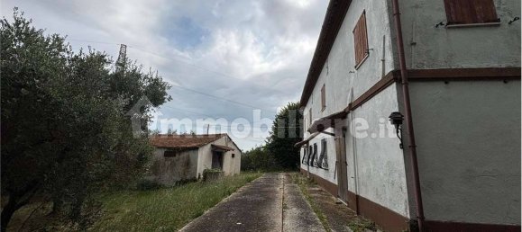 5 bedrooms House in Senigallia, Italy No. 258242 2