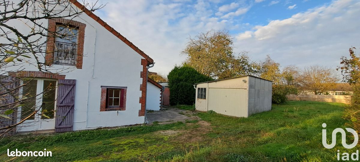 2 chambres Maison à Châtillon-Coligny, France No. 156895
