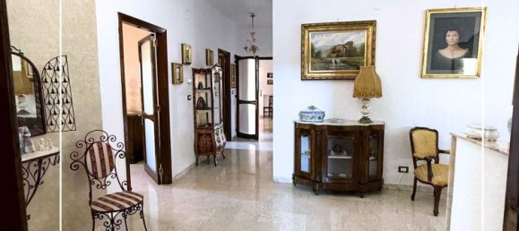 4 bedrooms Apartment in Taranto, Italy No. 325610 5