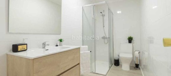 Apartamento de 3 dormitorios en Alicante, Spain No. 188586 11