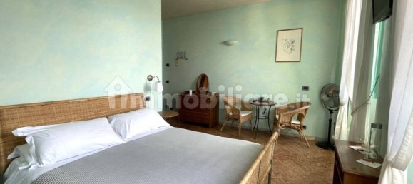 Вилла с 8 спальнями в Беэ, Италия № 140845 21