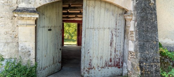 6 bedrooms House in Charente, France No. 303988 14