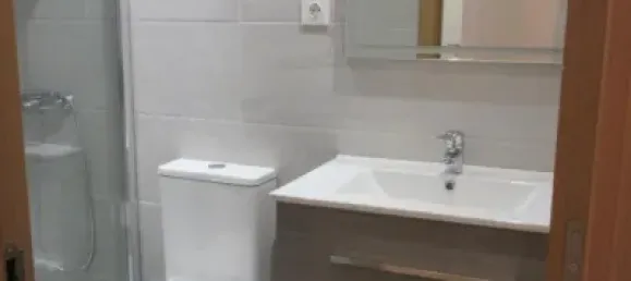 2 bedrooms Apartment in Zaragoza, Spain No. 172466 9