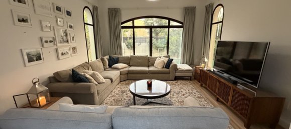 4 bedrooms Villa in Mudon, UAE No. 120585 3