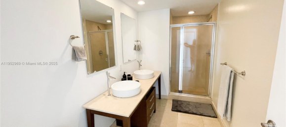 2 chambres propriété commerciale à vendre à Miami, Miami-Dade, Florida, USA № 614864 14
